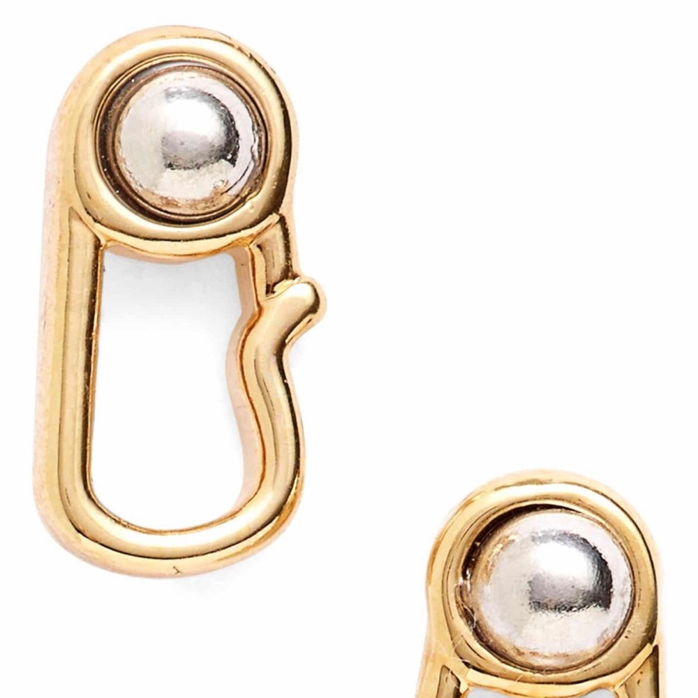 MARC JACOBS SAFETY PIN STUD EARRINGS SUPER CUTE!